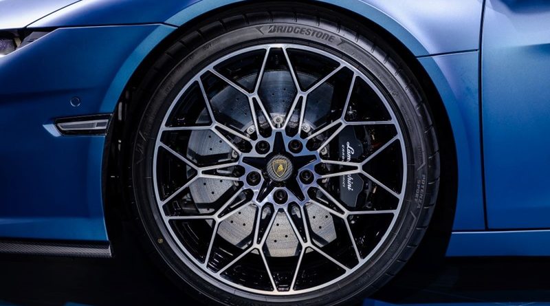 Bridgestone ได้รับเลือกจาก Lamborghini ในฐานะพันธมิตรร่วมพัฒนายางสปอร์ตสมรรถนะสูง