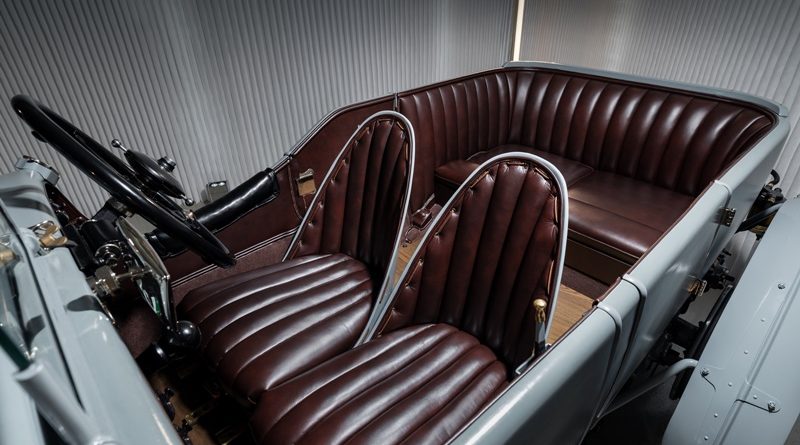 เบนท์ลีย์ มูลินเนอร์ นำเสนอเบาะโดยสารหนัง Heritage Leather 