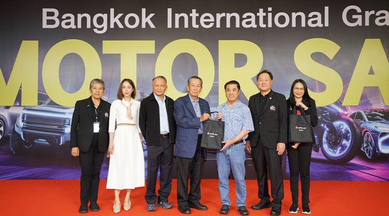 รองนายกรัฐมนตรีและรัฐมนตรีว่าการกระทรวงคมนาคม ชมงาน “BIG MOTOR SALE 2025”    