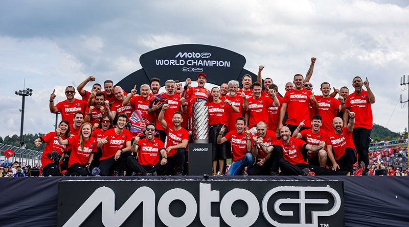 เทคโนโลยีจากเลอโนโวเสริมความแข็งแกร่งให้ทีม ดูคาติ คอร์เซ่ คว้าแชมป์ ทริปเปิลคราวน์