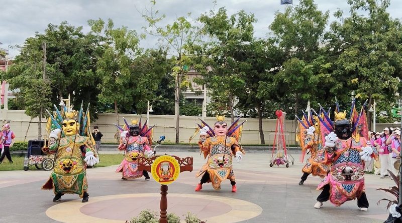 ขบวนแห่ เจ้าแม่มาโจ้ว “ภูชิต ธนกรเจริญ” ประธานสมาคมฯ นำขบวนแห่ อย่างยิ่งใหญ่