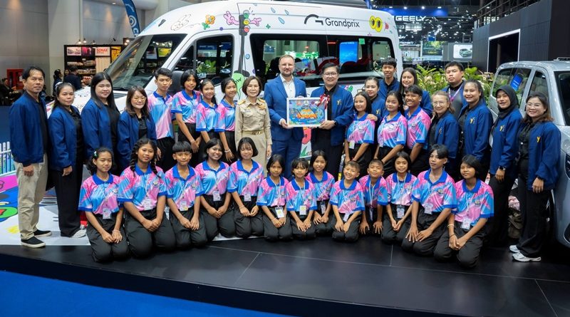 เมอร์เซเดส-เบนซ์ เปิดบูธรับเด็กนักเรียนเยาววิทย์เยือนงาน Motor Show 2026