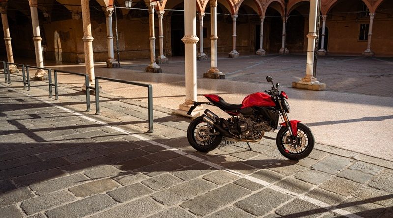 ดูคาติ ฉลอง 100 ปี ยกทัพครบทุก Model Range เปิดตัว New Monster+