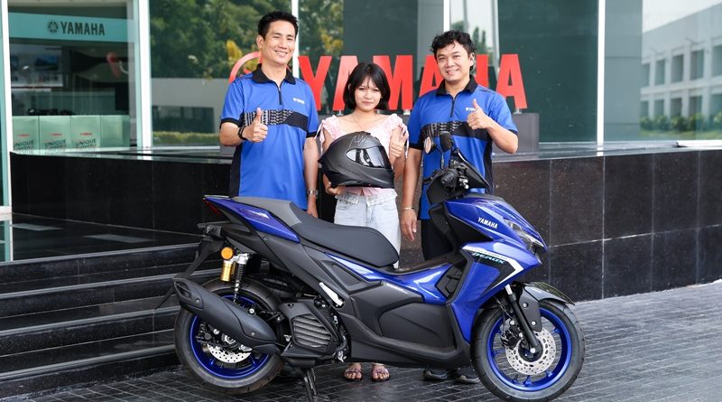 ยามาฮ่ามอบ All New AEROX พร้อมหมวก Scorpion ลายเซ็น “อเล็กซ์ รินส์” มูลค่ารวมกว่า 1 แสนบาท