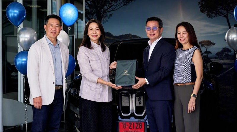 บีเอ็มดับเบิลยู ประเทศไทย ฉลองการส่งมอบรถยนต์บีเอ็มดับเบิลยู iX3 ใหม่ ล็อตแรกถึงมือลูกค้าในไทย