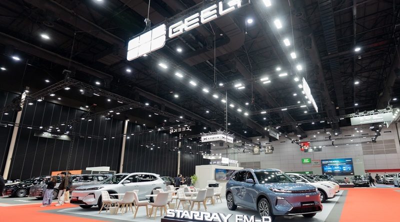 ธนบุรีนอยสเติน จัดแสดง GEELY STARRAY EM-R  พร้อมยนตรกรรม GEELY ครบทุกรุ่น